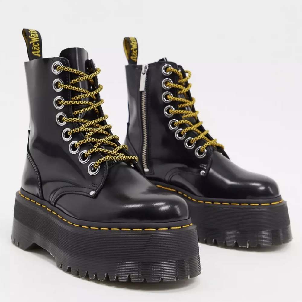Dr. Martens Jadon Max Platform Boots US size 9 (in women's).